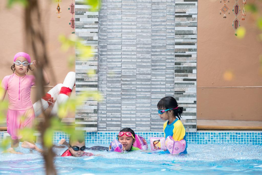 We Briza Hotel Chiangmai Chiang Mai Exterior photo